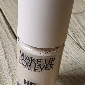 Makeup Forever HD Foundation - Beige